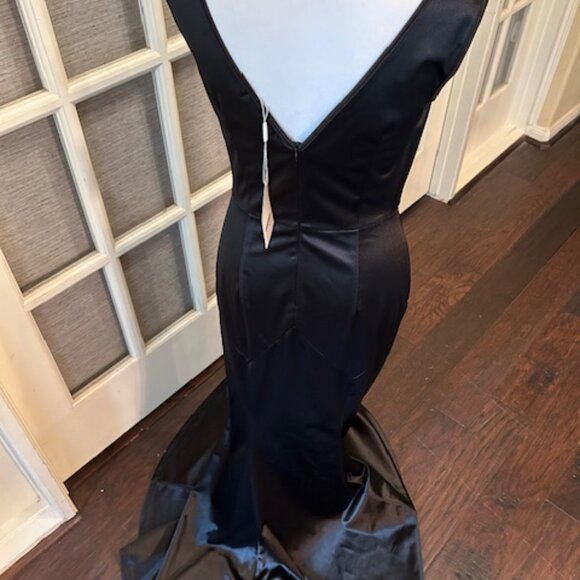 NWT Muxxn Boutique dress, color: black, size M - Picture 5 of 6